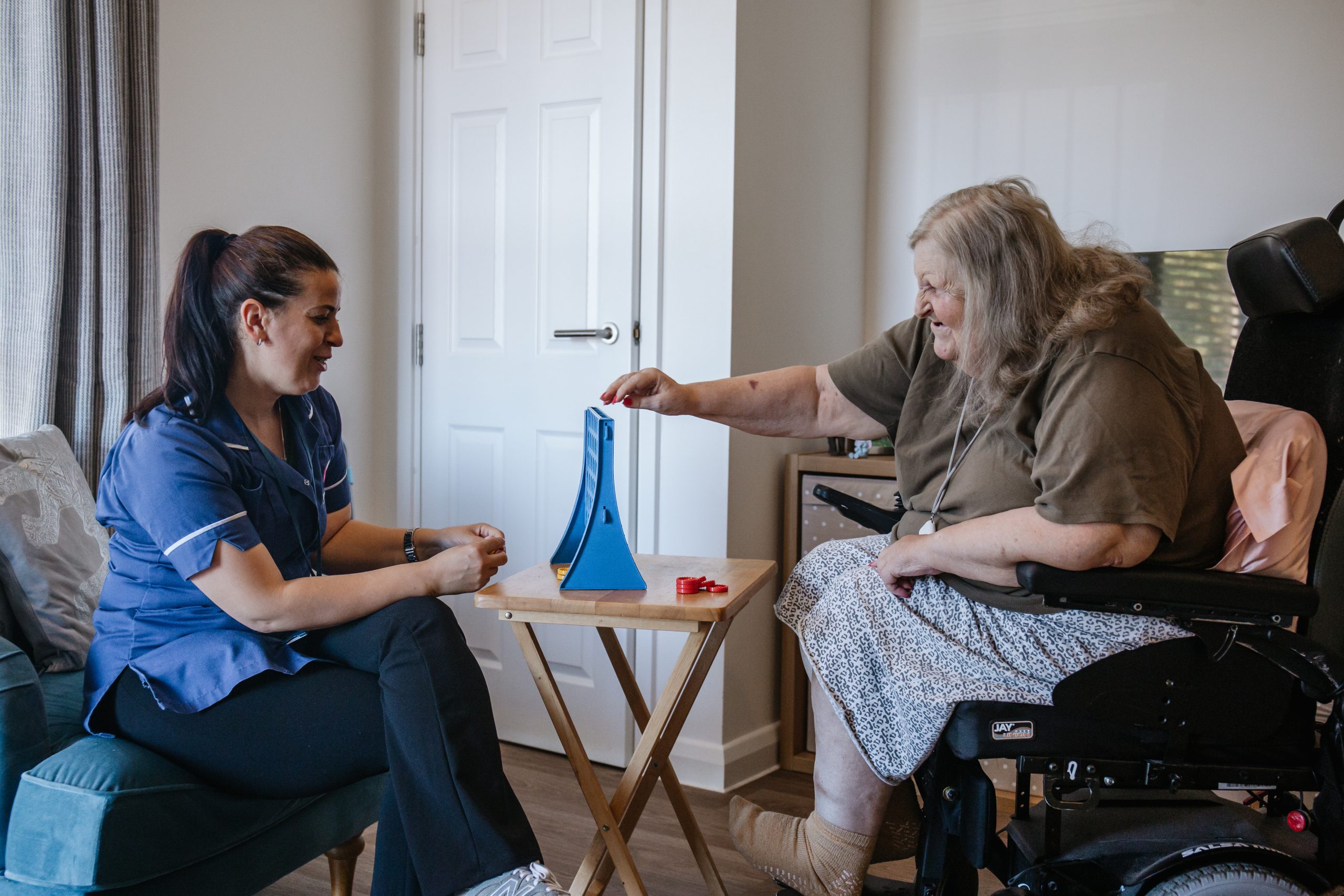 Home Care vs. Care Homes: The Difference Between Home Care and a Care Home